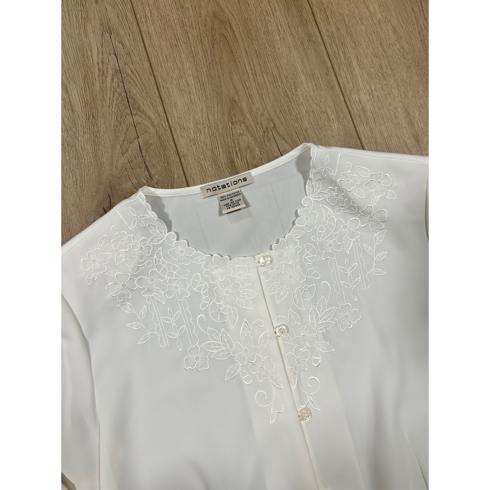 VINTAGE Notations White Floral Embroidered Scalloped Hem Button Up Blouse S - Picture 2 of 4